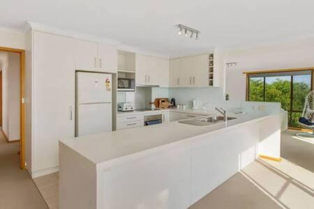 Spacious Modern Home Outstanding Views Sleeps 9 Hobart Dış mekan fotoğraf