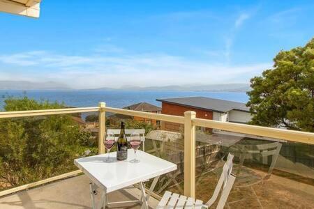 Spacious Modern Home Outstanding Views Sleeps 9 Hobart Dış mekan fotoğraf