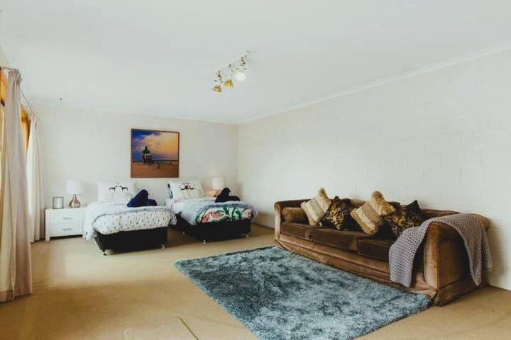 Spacious Modern Home Outstanding Views Sleeps 9 Hobart Dış mekan fotoğraf
